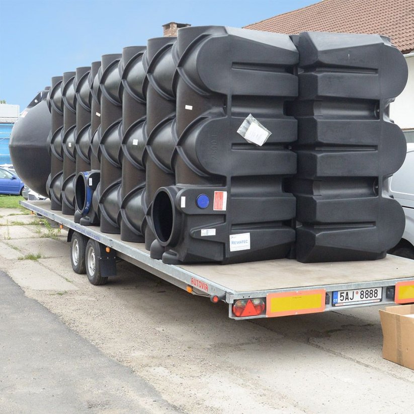 Plochá nádrž na dešťovou vodu F-Line 7500 l